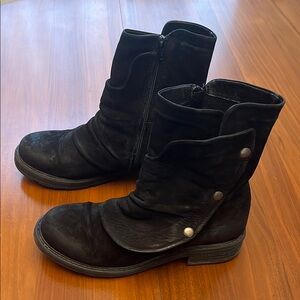 Bueno Greta slouchy leather black combat moto boots size 39 / US 8-8.5